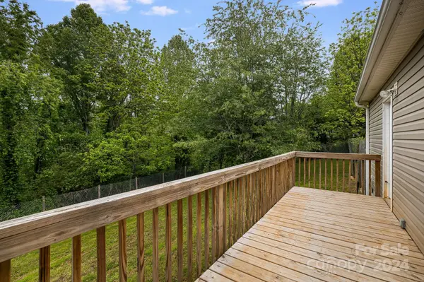 283 Turkey Creek DR, Leicester, NC 28748