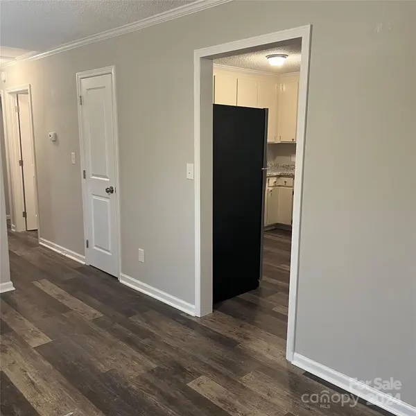 1102 King ST, Statesville, NC 28625