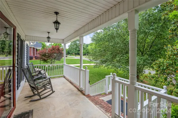 220 Gibralter Point RD, Dallas, NC 28034
