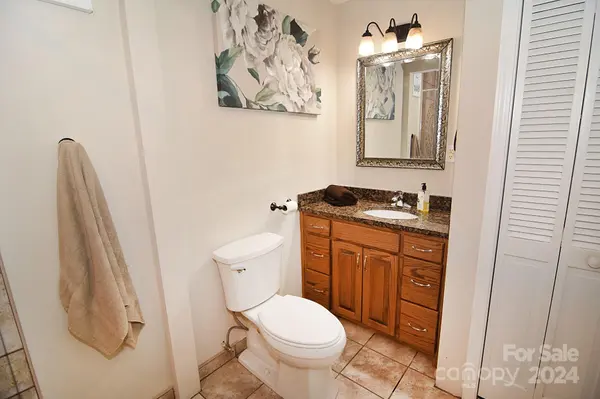 71 Lakemont Park RD Hickory, NC 28601