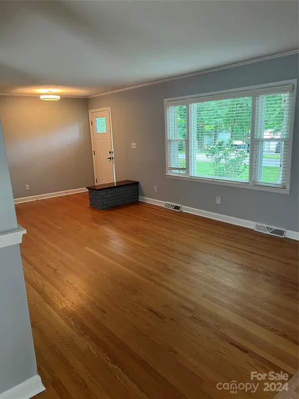 1007 3rd ST SE, Conover, NC 28613