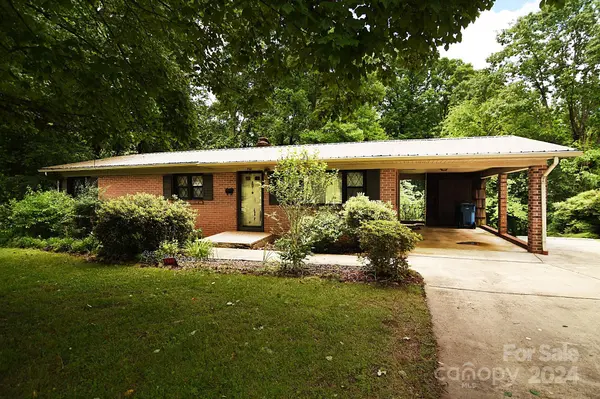 764 8th AVE SE, Hickory, NC 28602