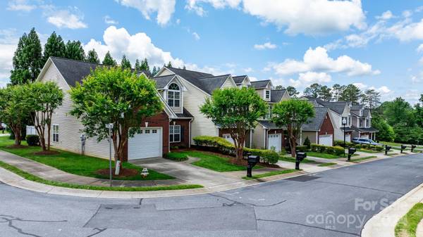4731 Braxton Gate LN, Hickory, NC 28602