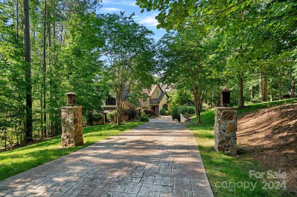 8790 Colebridge CT, Sherrills Ford, NC 28673
