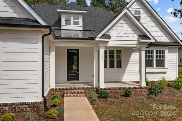 1443 Oakridge Farm HWY, Mooresville, NC 28115