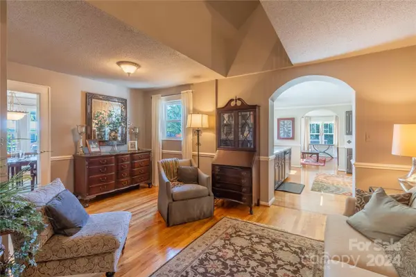 165 2nd ST SW, Taylorsville, NC 28681