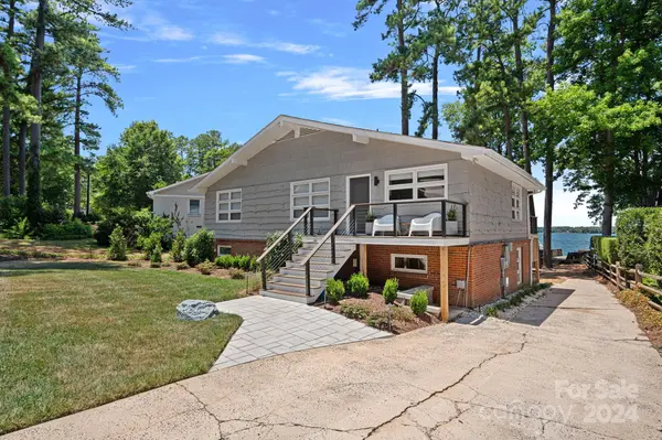 21101 Island Forest DR, Cornelius, NC 28031