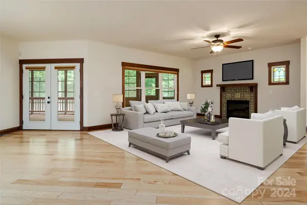 10 Double Eagle DR, Weaverville, NC 28787