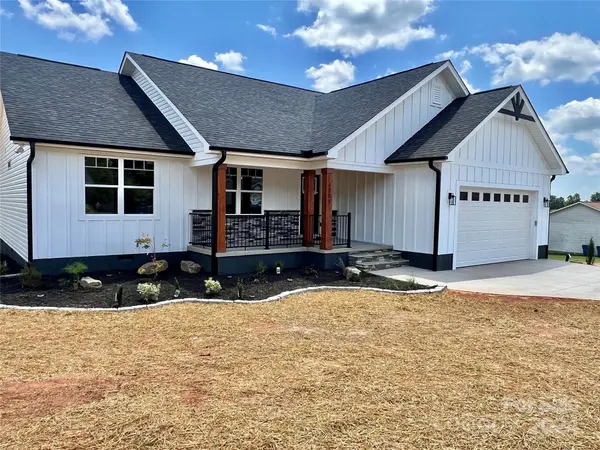 4808 Dalena DR, Claremont, NC 28610