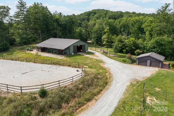 168 Edwards Mountain DR, Hendersonville, NC 28792
