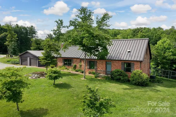 168 Edwards Mountain DR, Hendersonville, NC 28792