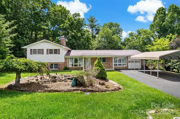 560 Carters Ridge RD, Spruce Pine, NC 28777