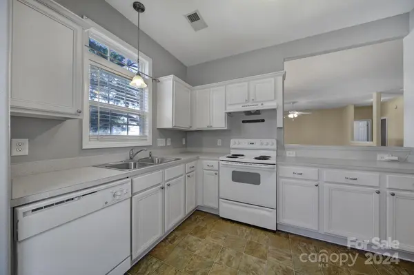 3040 Priory Ridge DR, Fort Mill, SC 29707
