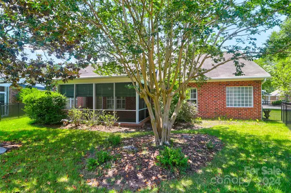 40 Martins PATH, Charleston, SC 29414
