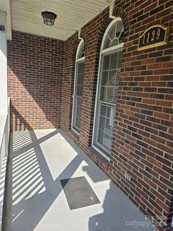 1129 Flowe DR, Matthews, NC 28104