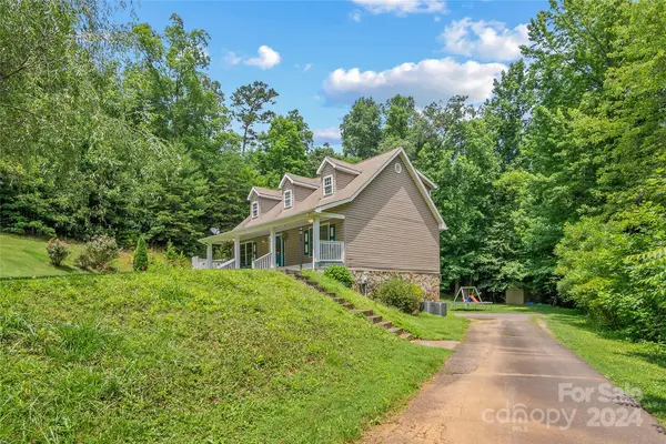 190 Cedarbrook LN, Nebo, NC 28761
