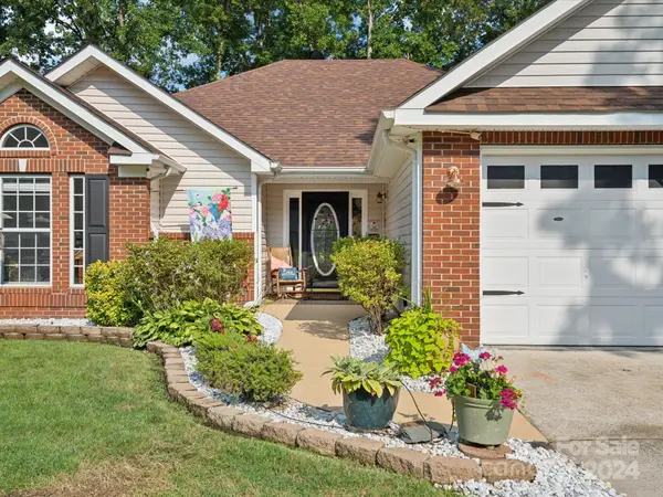 1616 Winthrop LN, Monroe, NC 28110