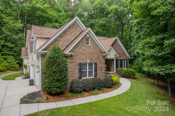 148 Rushing Water LN, Troutman, NC 28166