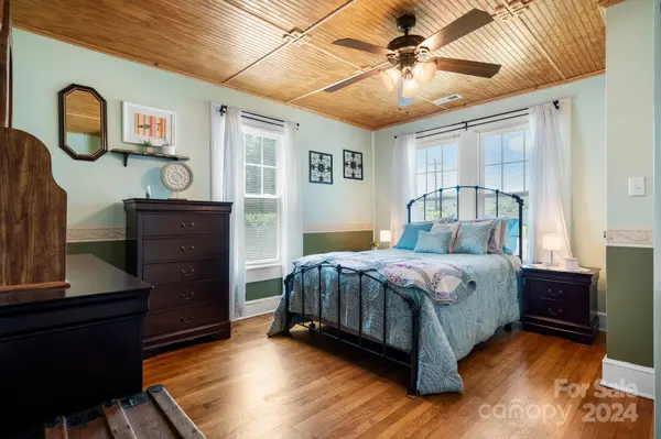 105 Frank AVE NE Valdese, NC 28690