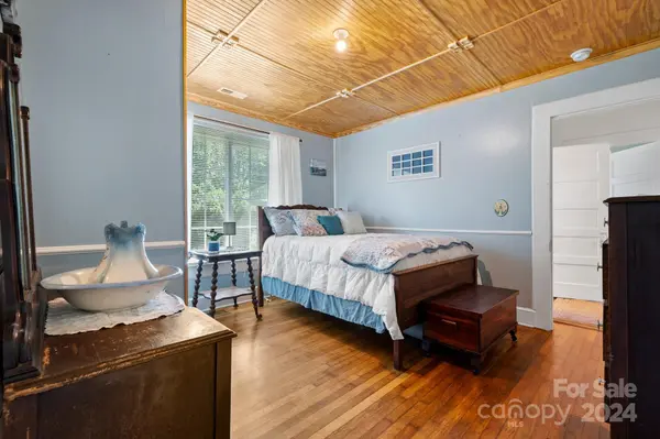 105 Frank AVE NE Valdese, NC 28690
