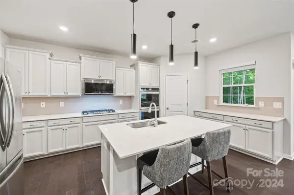 17724 Snug Harbor RD #98, Charlotte, NC 28278