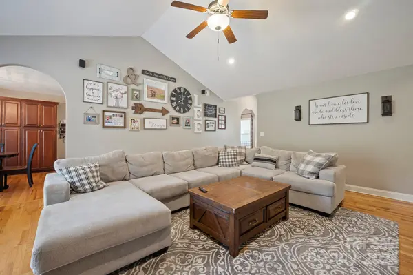 1460 Brookstone DR, Hickory, NC 28602