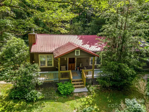 5 Heady Mountain Rd RD, Cashiers, NC 28717