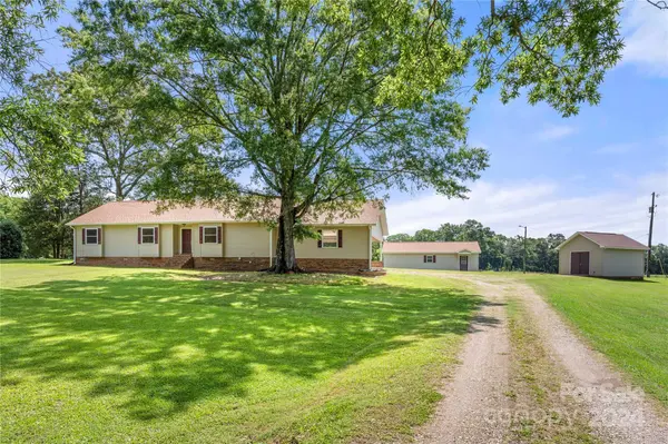 2001 Creekwood DR,  York,  SC 29745