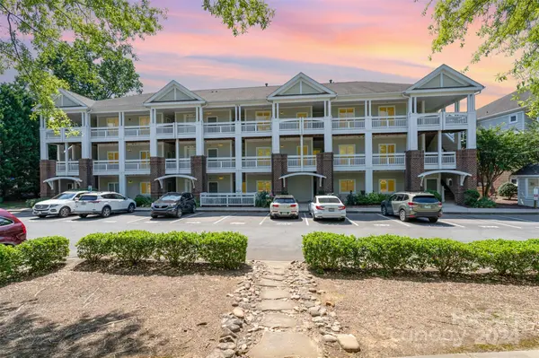 749 Peninsula DR, Davidson, NC 28036
