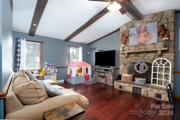 130 Log Barn RD, Salisbury, NC 28146