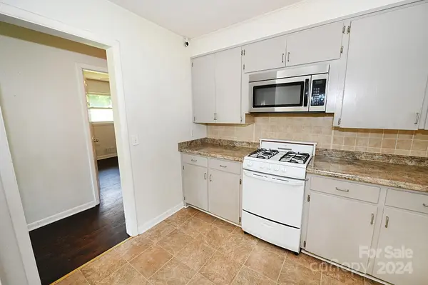 2130 14th Avenue DR NE Hickory, NC 28601