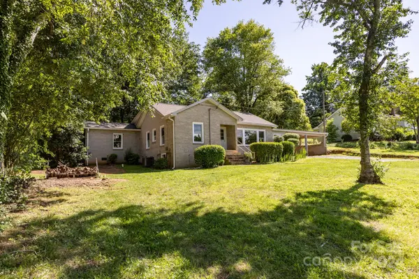 126 31st AVE NE, Hickory, NC 28601