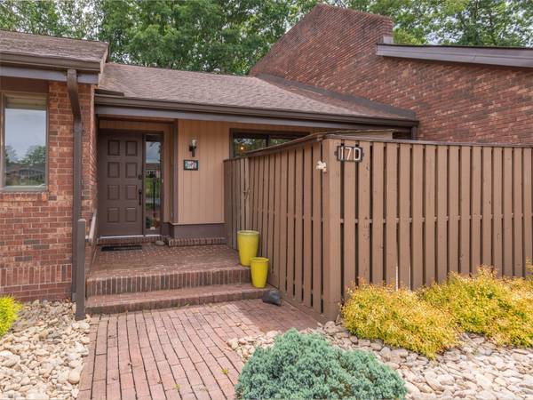 17 Moland DR #D, Etowah, NC 28729