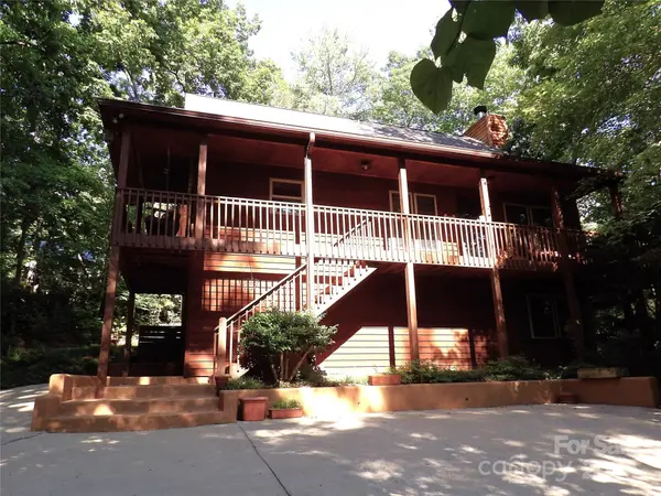 321 Chapel Point RD, Lake Lure, NC 28746