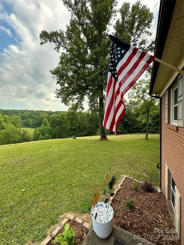 5545 Cloverfield PL, Boomer, NC 28606