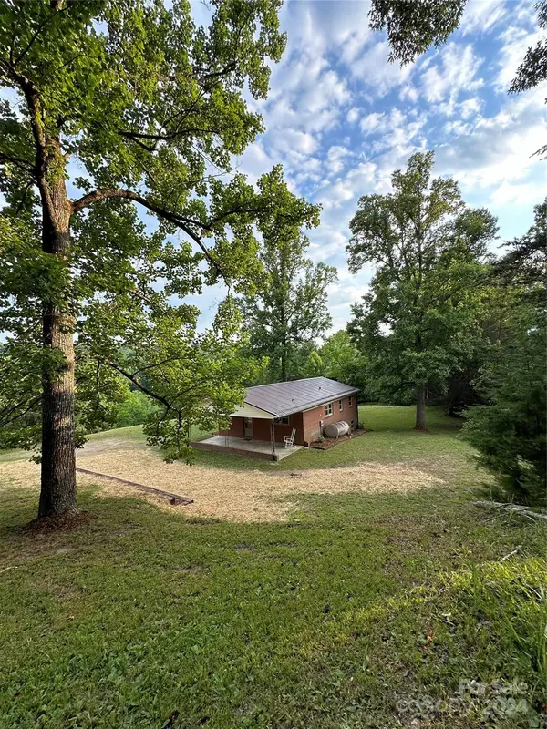 5545 Cloverfield PL, Boomer, NC 28606