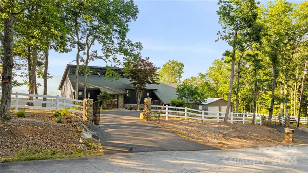 614 Packs Mountain Ridge RD, Taylors, SC 29687
