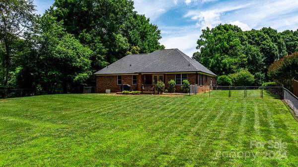 189 Millstone DR, Statesville, NC 28625