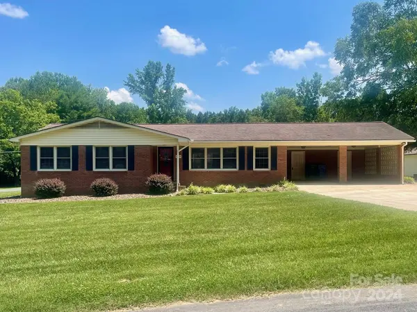 1003 Elaine DR, Albemarle, NC 28001