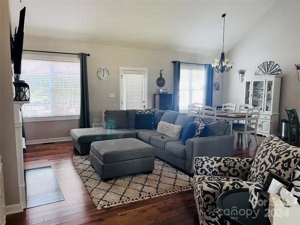 1420 Galway DR, Lincolnton, NC 28092