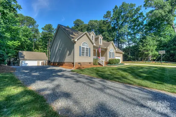 125 Ardmore PL, Mooresville, NC 28117