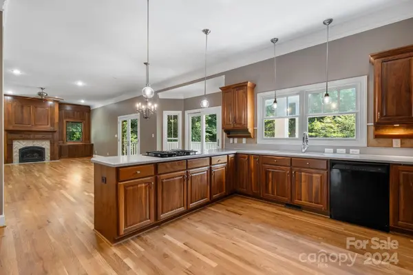 209 37th Avenue PL NW Hickory, NC 28601