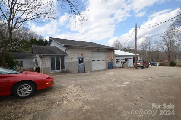 1586 Connelly Springs RD, Lenoir, NC 28645