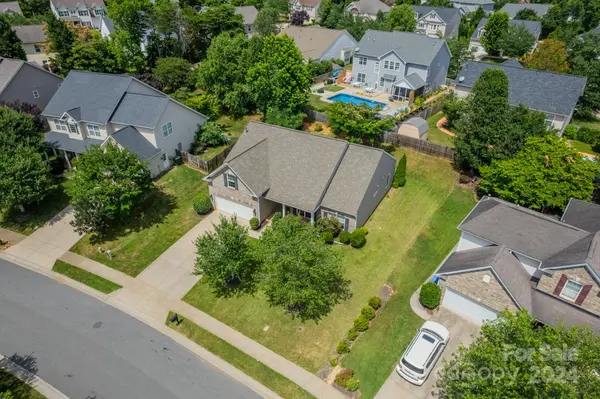232 Golden Valley DR, Mooresville, NC 28115