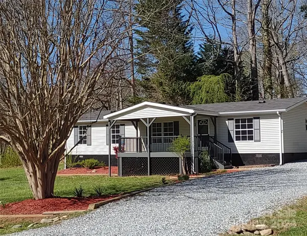 48 Katie DR, Hendersonville, NC 28792