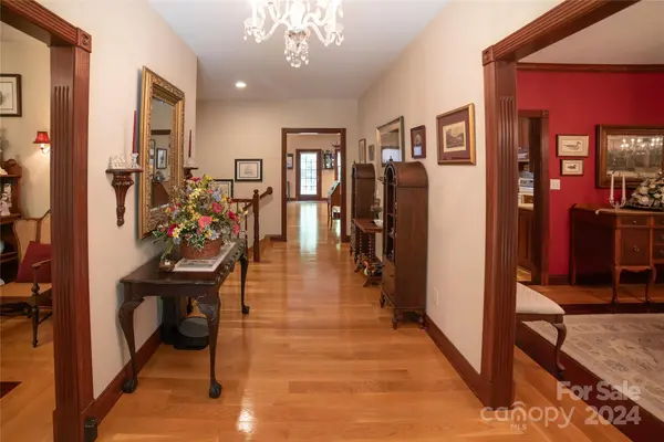 1712 Songbird CT, Lenoir, NC 28638
