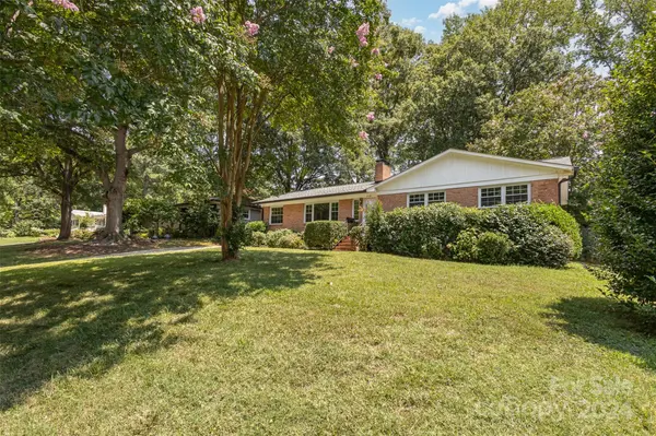 1820 Lansdale DR, Charlotte, NC 28205