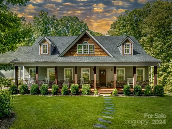 6748 Stonebridge LN, Clover, SC 29710