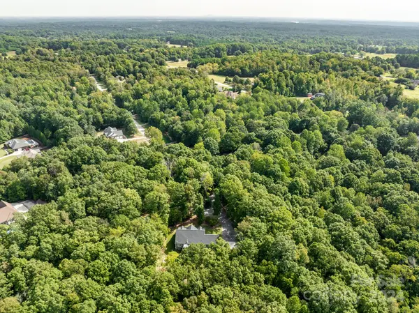 6748 Stonebridge LN, Clover, SC 29710