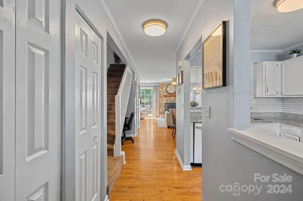 8228 Golf Ridge DR, Charlotte, NC 28277